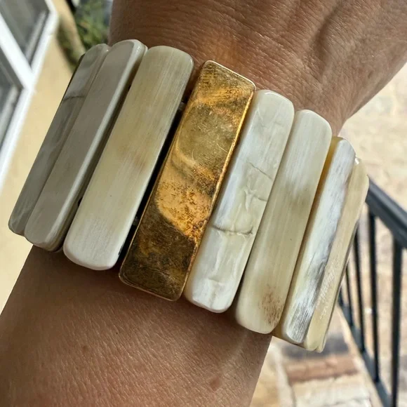 Anthropologie Buffalo Horn Stretch Bracelet!!🔥🔥🔥 - Picture 2 of 15